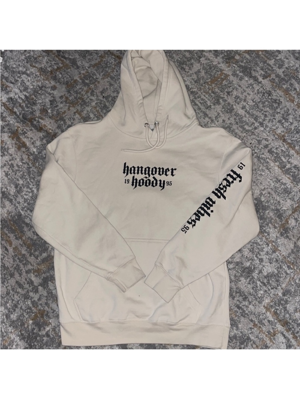 HANGOVER HODDIE Cream Graphic Pullover Hoodie